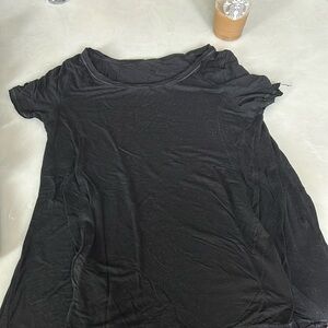 Lululemon black flowy shirt